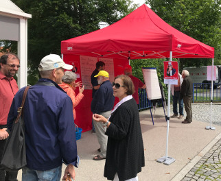 Lebhafte Diskussionen am Infostand der Buchloer SPD