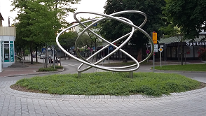 Kreisverkehr 'Stricknadel' Kreisverkehr 'Stricknadel'